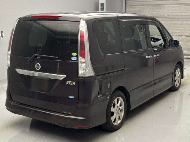 NISSAN SERENA 2010