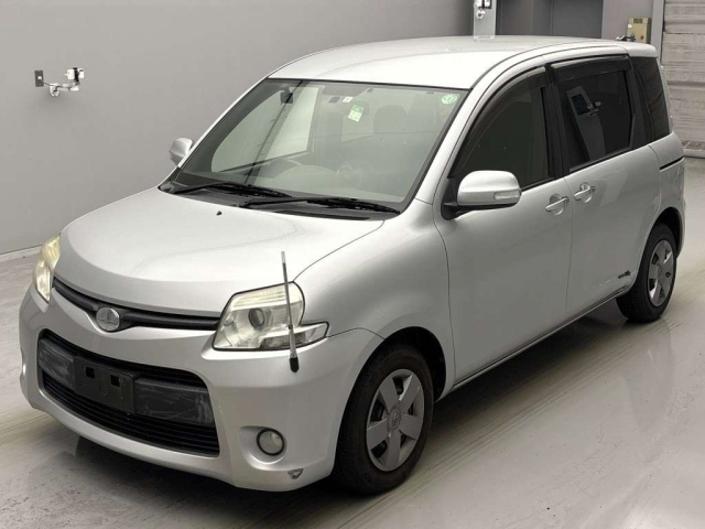 TOYOTA SIENTA 2015