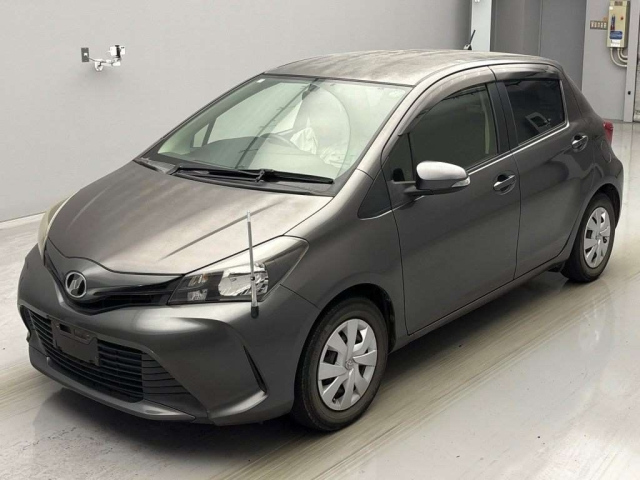 TOYOTA VITZ 2014