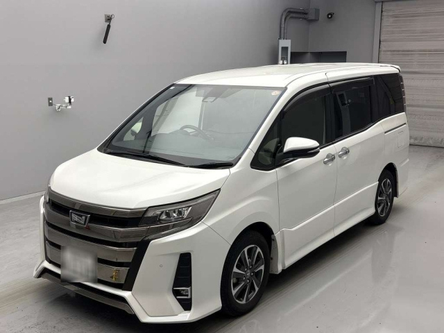 TOYOTA NOAH 2019