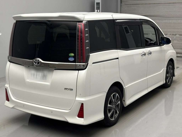 TOYOTA NOAH 2019