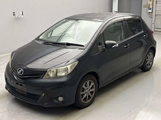 TOYOTA VITZ 2010
