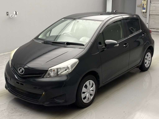 TOYOTA VITZ 2012