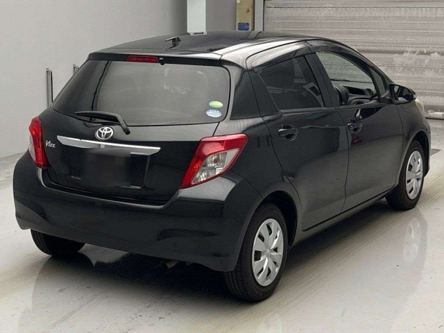 TOYOTA VITZ 2012