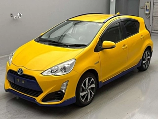TOYOTA AQUA 2015