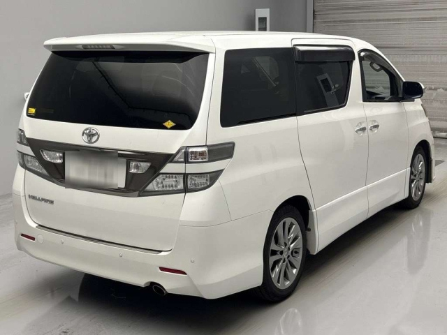 TOYOTA VELLFIRE 2010