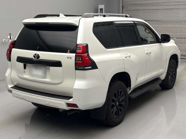 TOYOTA LAND CRUISER PRADO 2023