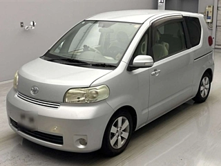 TOYOTA PORTE 2010