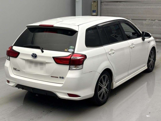 TOYOTA COROLLA FIELDER 2015