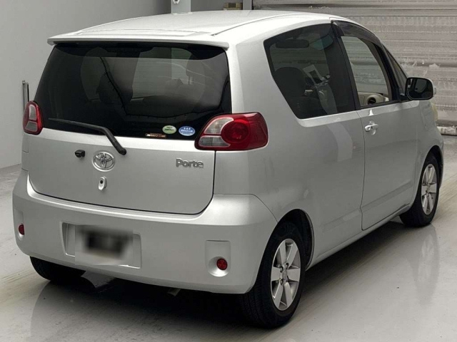 TOYOTA PORTE 2010