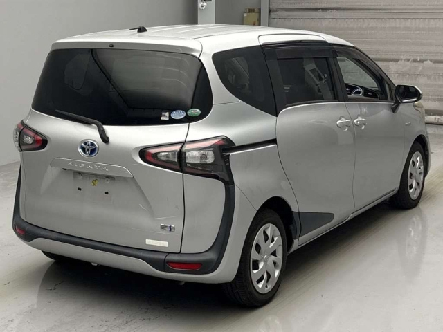 TOYOTA SIENTA 2016