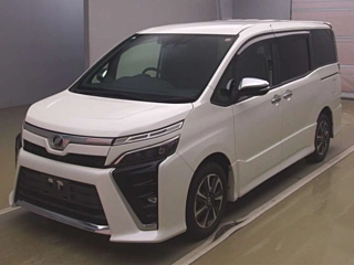 TOYOTA VOXY 2018
