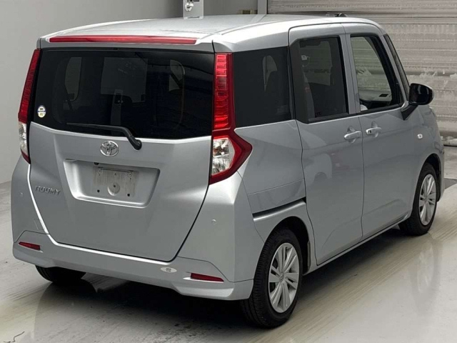 TOYOTA ROOMY 2021