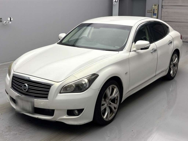 NISSAN FUGA 2010