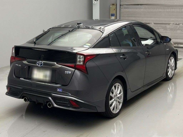 TOYOTA PRIUS 2018
