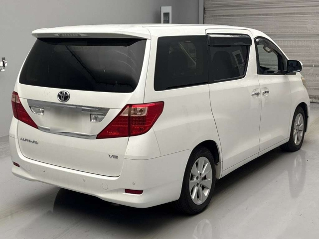 TOYOTA ALPHARD 2010