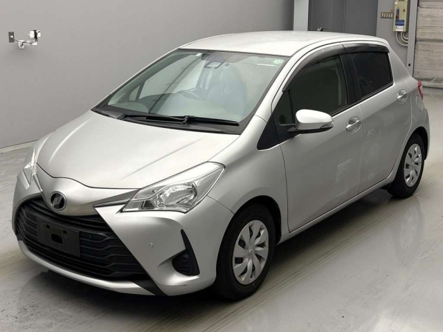 TOYOTA VITZ 2018