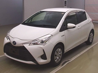 TOYOTA VITZ 2017