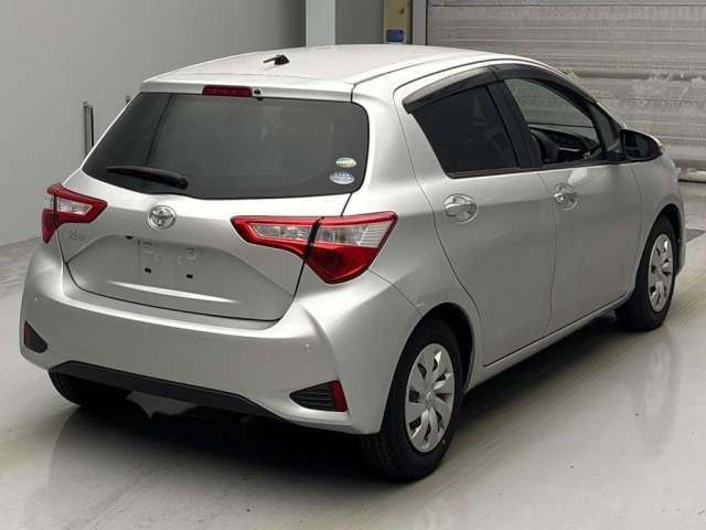 TOYOTA VITZ 2018