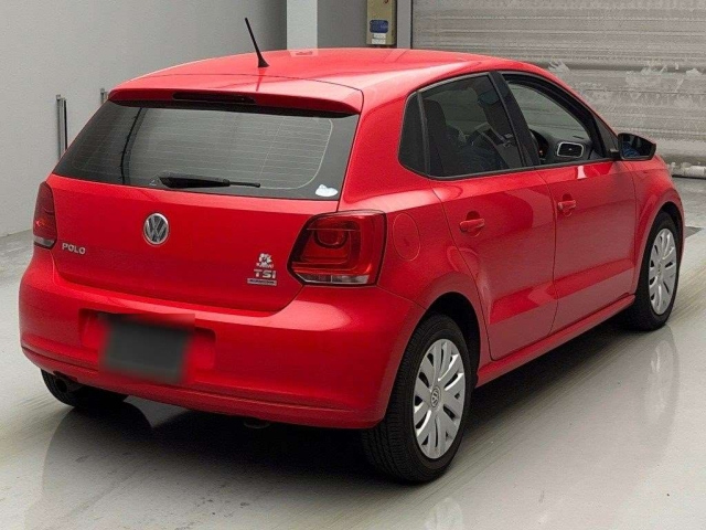 VOLKSWAGEN POLO 2012