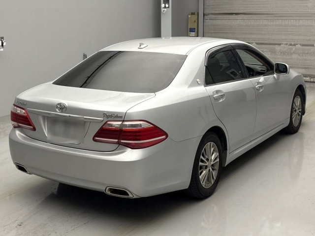 TOYOTA CROWN 2012