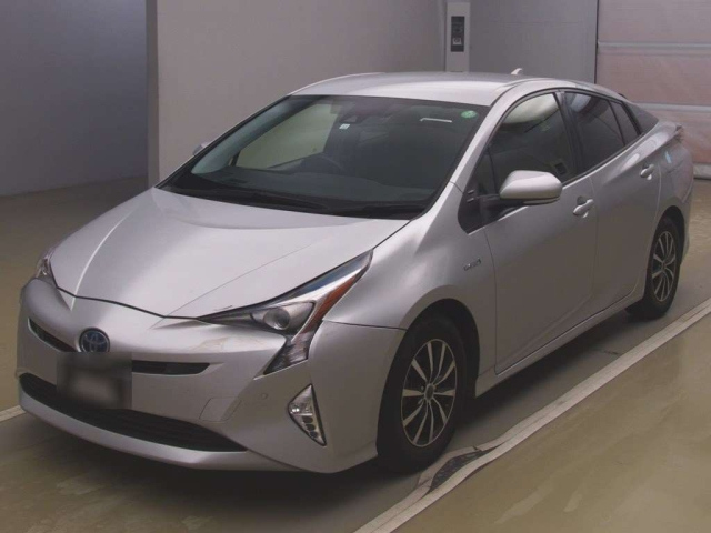 TOYOTA PRIUS 2016