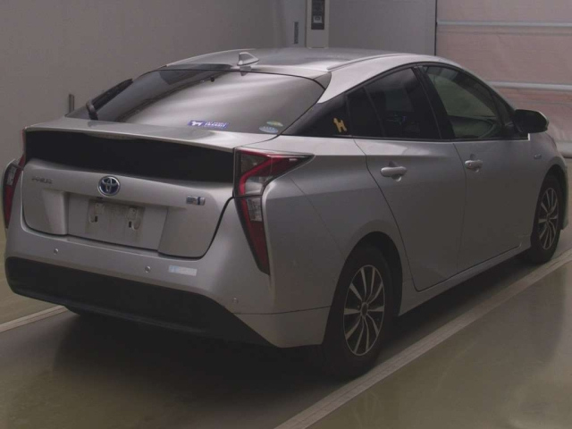 TOYOTA PRIUS 2016