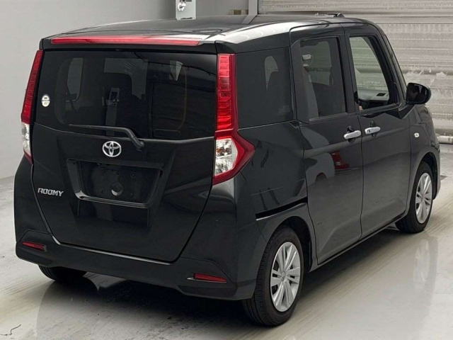 TOYOTA ROOMY 2021