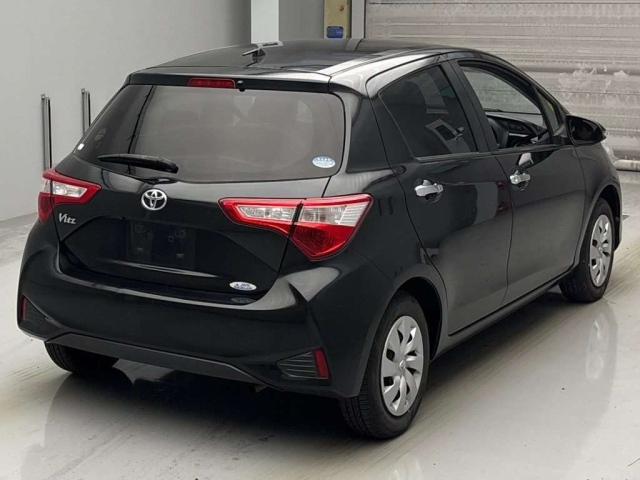 TOYOTA VITZ 2019