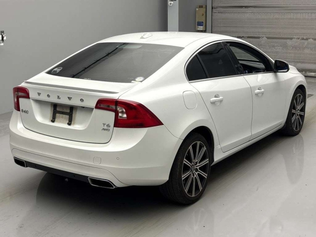 VOLVO S60 2015