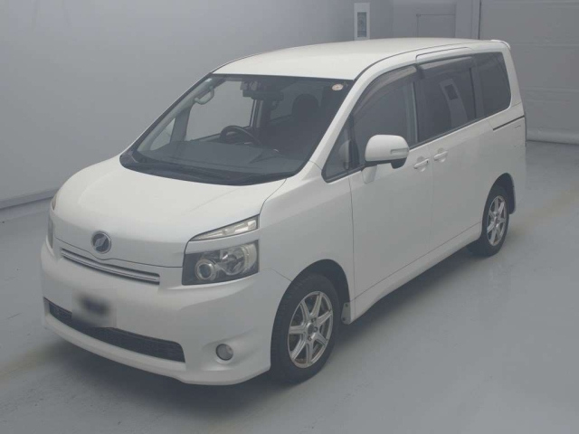 TOYOTA VOXY 2009