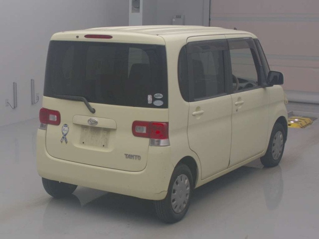 DAIHATSU TANTO 2009