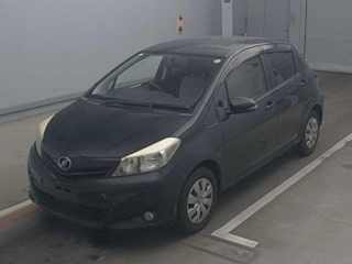 TOYOTA VITZ 2011