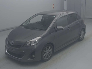 TOYOTA VITZ 2011
