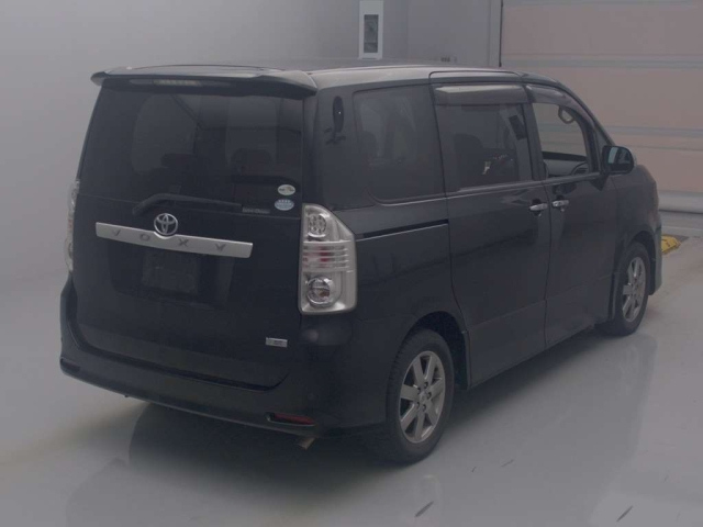 TOYOTA VOXY 2008