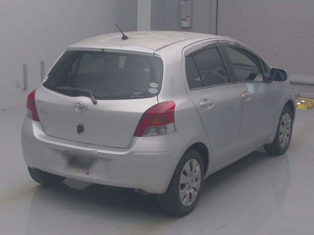 TOYOTA VITZ 2010