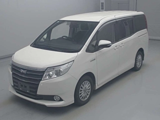 TOYOTA NOAH 2015