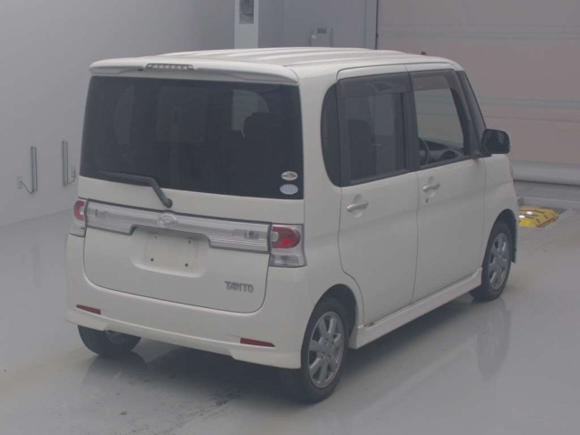 DAIHATSU TANTO 2008