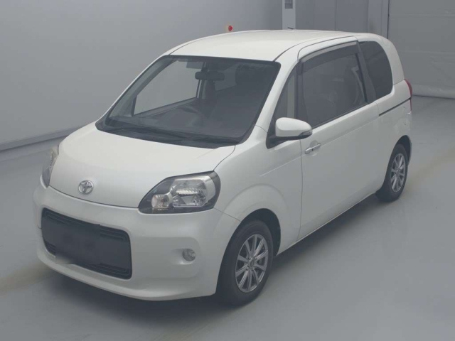 TOYOTA PORTE 2014