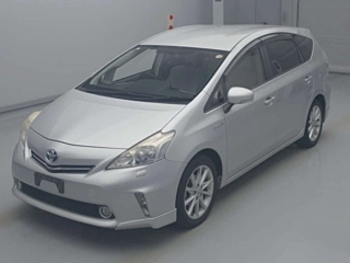 TOYOTA PRIUS ALPHA 2013