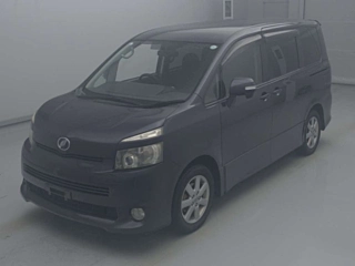 TOYOTA VOXY 2009