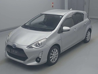 TOYOTA AQUA 2015