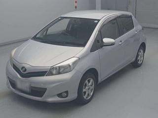 TOYOTA VITZ 2013