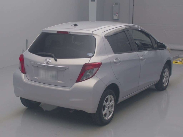 TOYOTA VITZ 2013