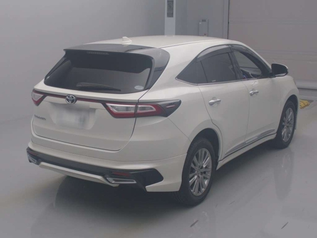TOYOTA HARRIER 2017