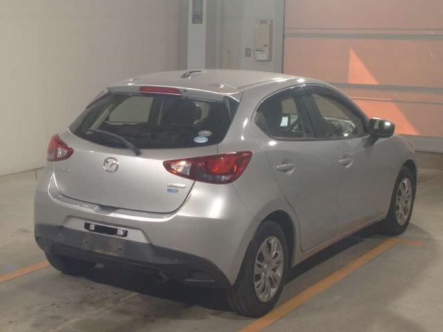 MAZDA DEMIO 2017