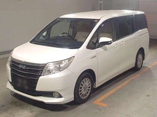 TOYOTA NOAH 2014