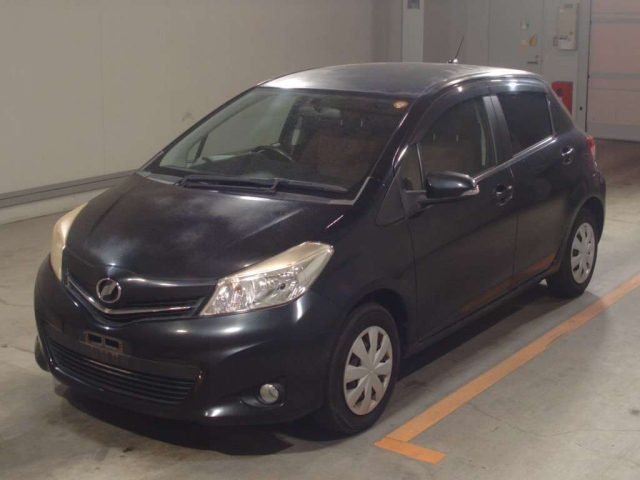 TOYOTA VITZ 2011