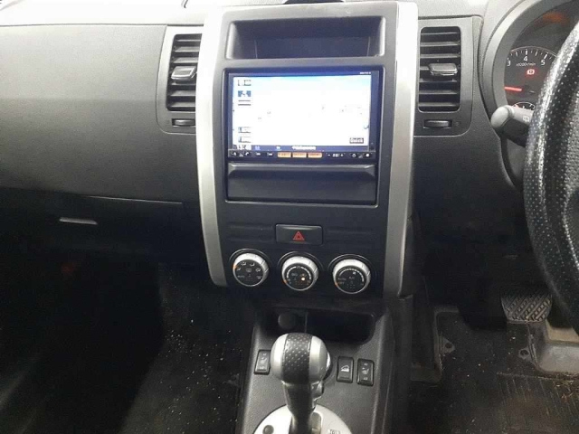 NISSAN X-TRAIL 2013