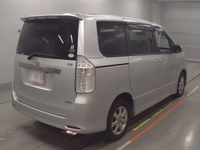 TOYOTA NOAH 2008